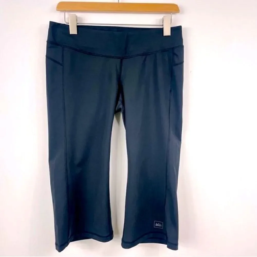 REI | Wide leg cropped / Capri leggings S wide waist, black.